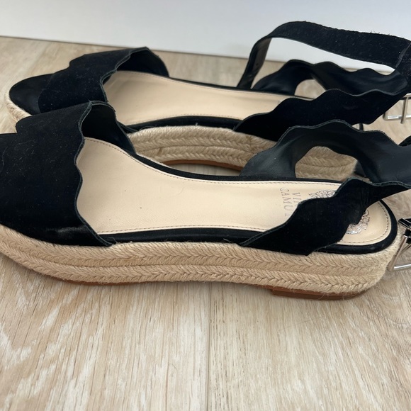 Vince Camuto Platform Sandal ✨ - Picture 3 of 5